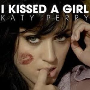 دانلود موزیک ویدیو I Kissed A Girl از Katy Perry با زیرنویس فارسی