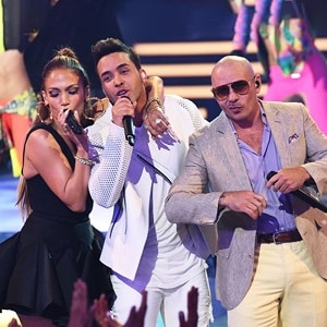 اجرای زنده Jennifer Lopez, Prince Royce & Pitbull - Back It Up (American Idol Live 2015) با زیرنویس