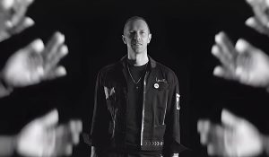 موزیک ویدیو Coldplay - feelslikeimfallinginlove با زیرنویس