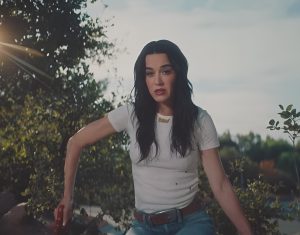 موزیک ویدیو چسب زخم کیتی پری Katy Perry - bandaids با زیرنویس دوزبانه