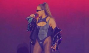دانلود زیرنویس Jennifer Lopez and David Guetta - Save Me Tonight (Live @ Stade de France)