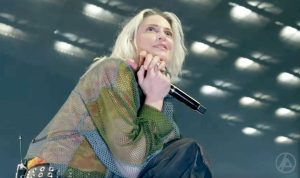 اجرای آهنگ Unshatter از Linkin Park با زیرنویس فارسی و انگلیسی